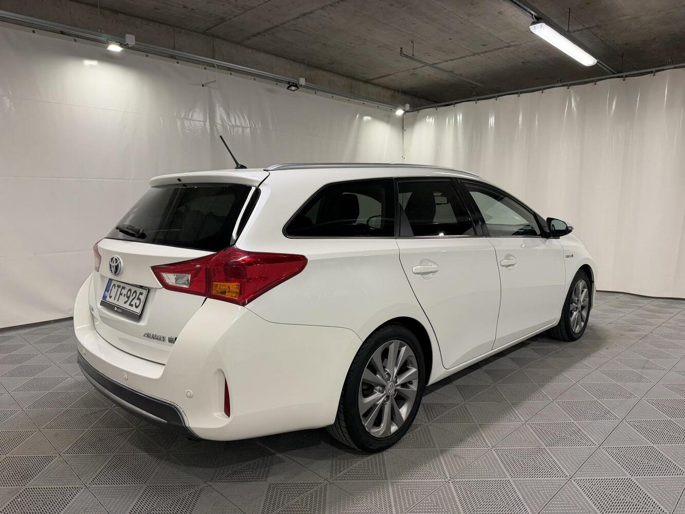 Toyota Auris vaihtoauto