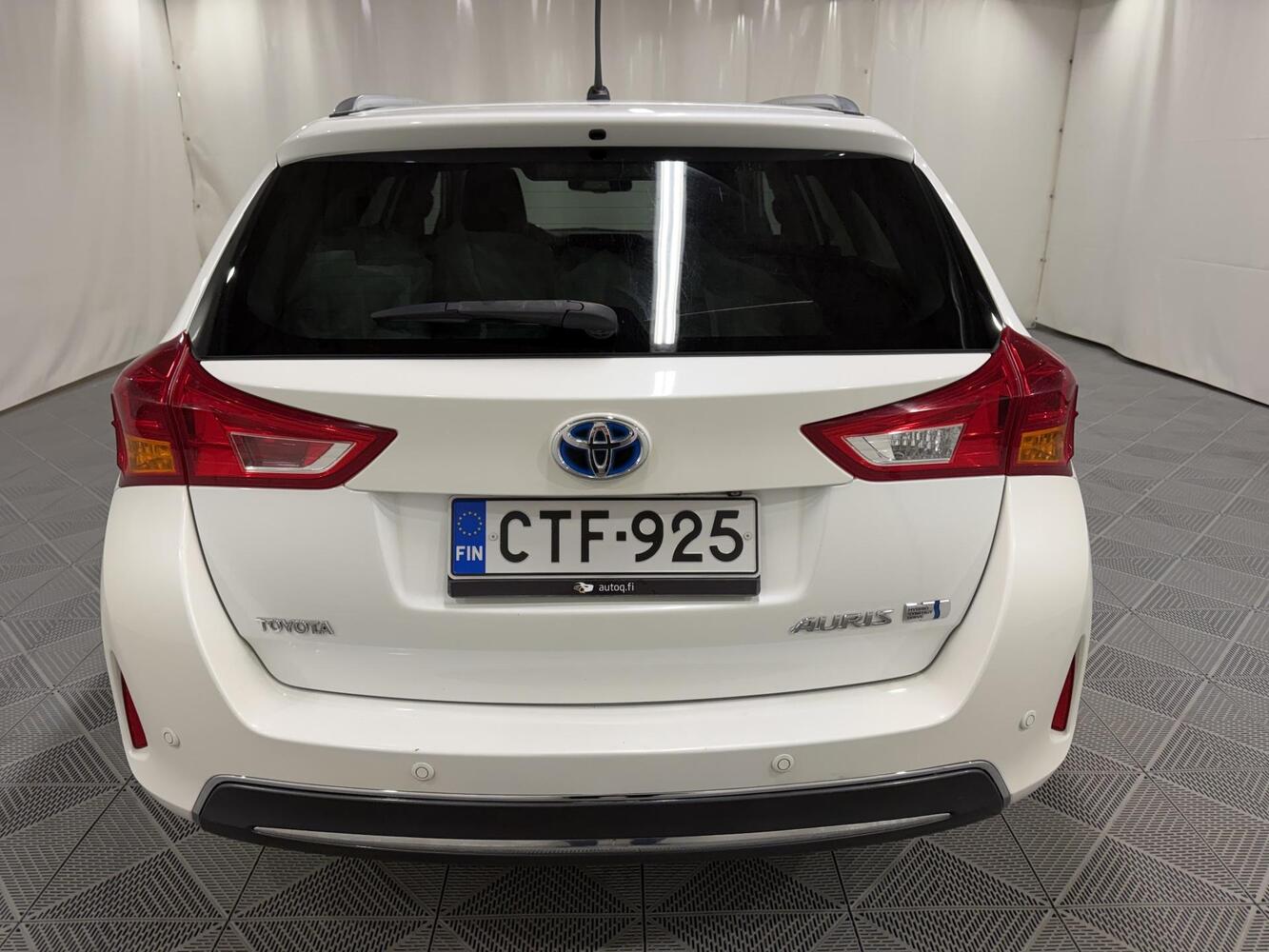 Toyota Auris vaihtoauto