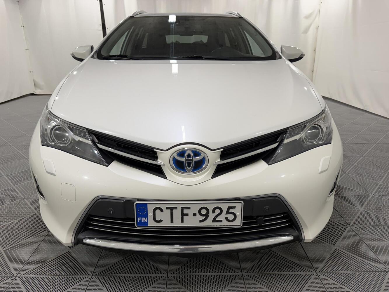 Toyota Auris vaihtoauto