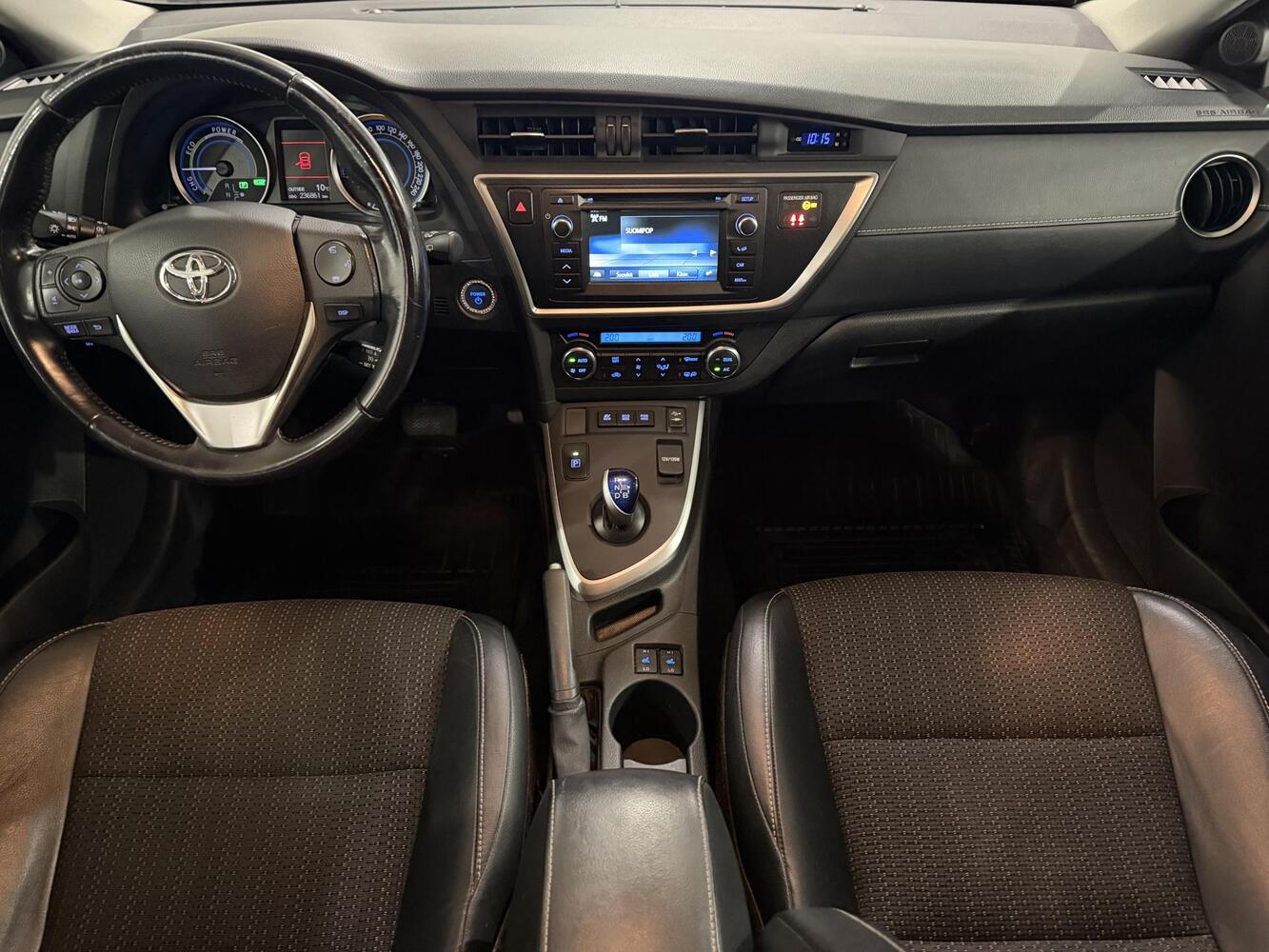 Toyota Auris vaihtoauto
