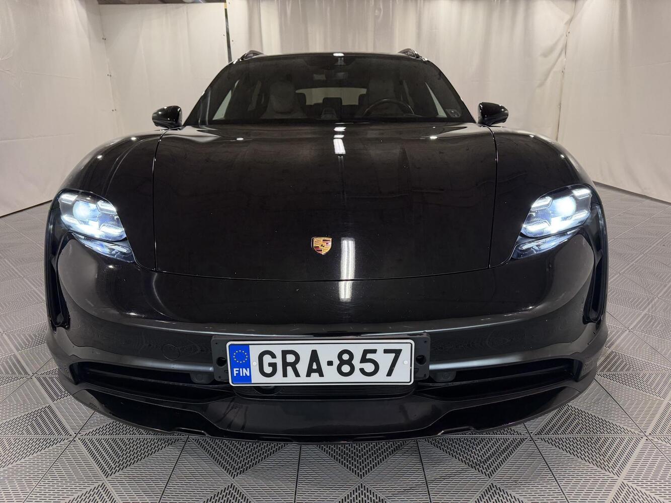 Porsche Taycan vaihtoauto