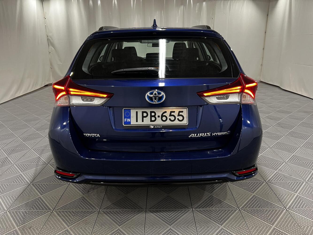 Toyota Auris vaihtoauto