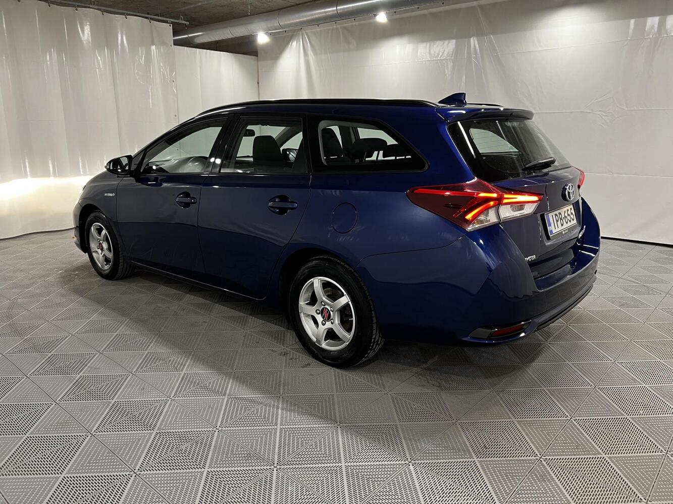 Toyota Auris vaihtoauto