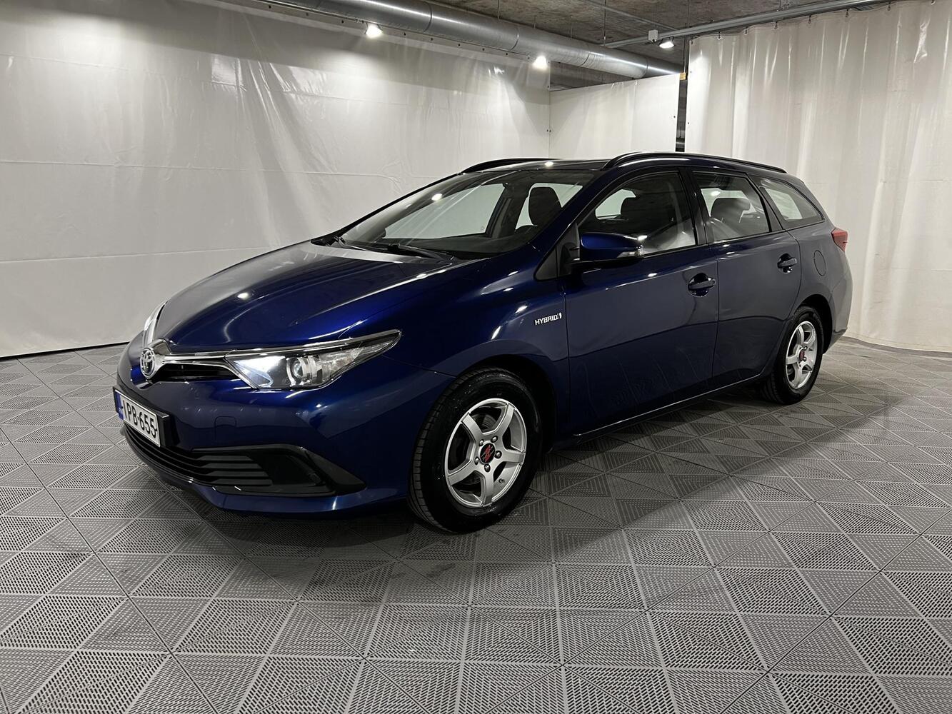 Toyota Auris vaihtoauto