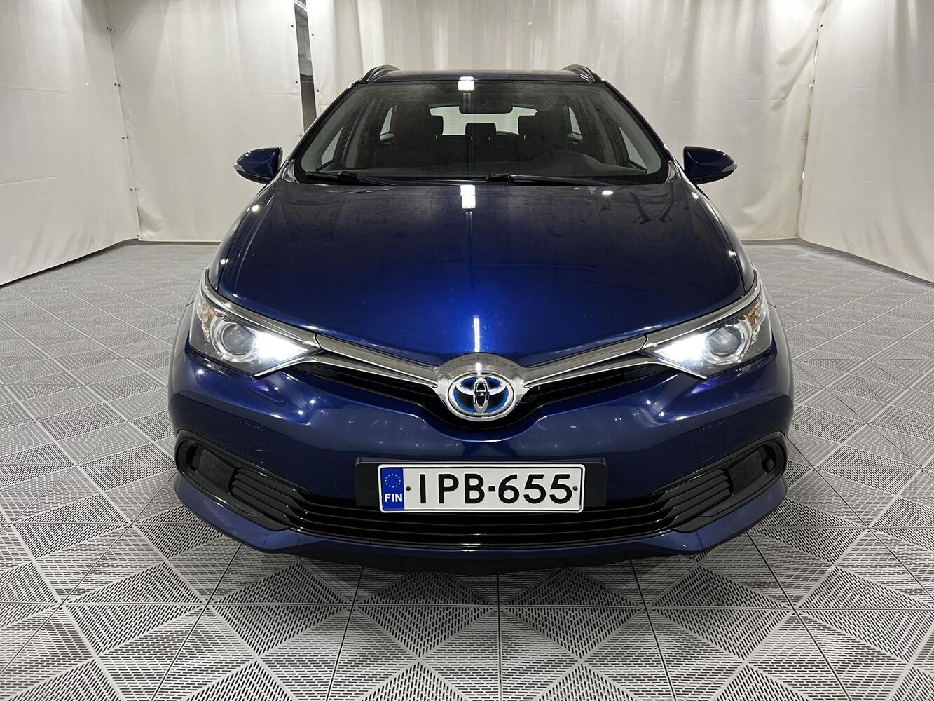 Toyota Auris vaihtoauto