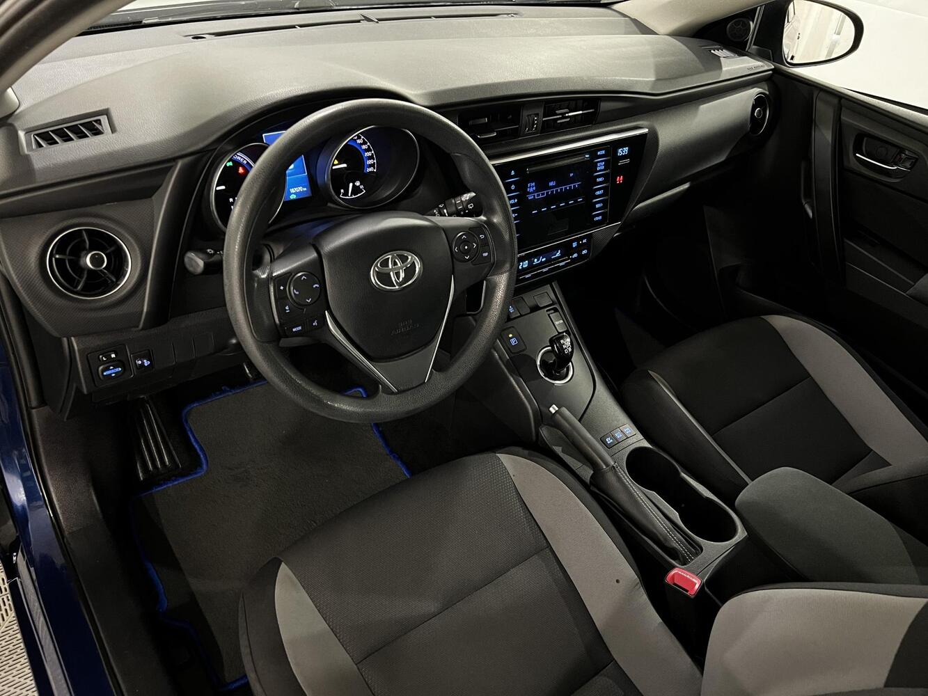 Toyota Auris vaihtoauto