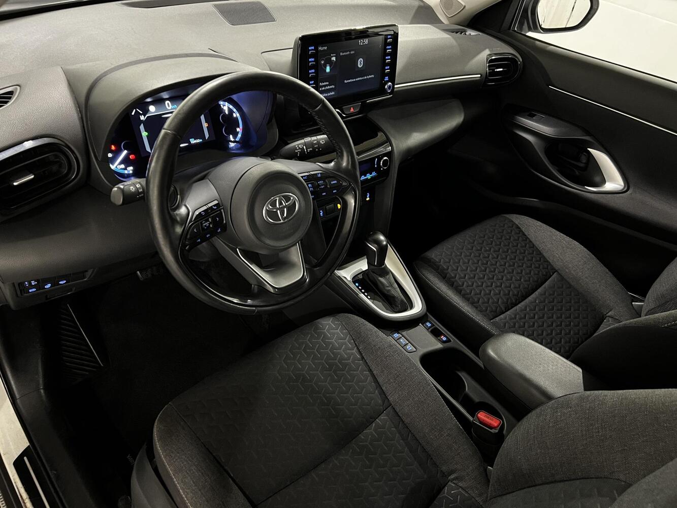 Toyota Yaris Cross vaihtoauto