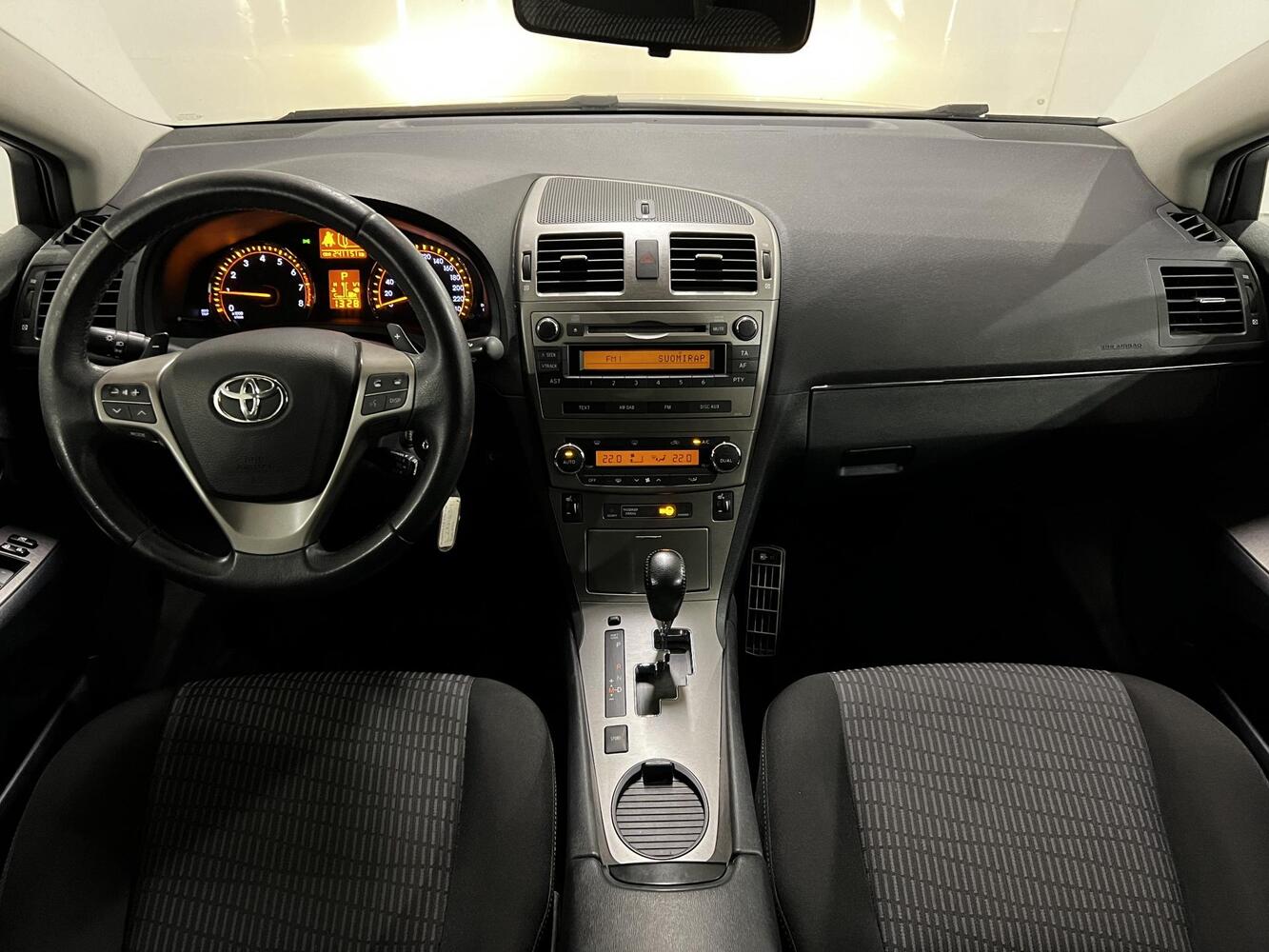 Toyota Avensis vaihtoauto
