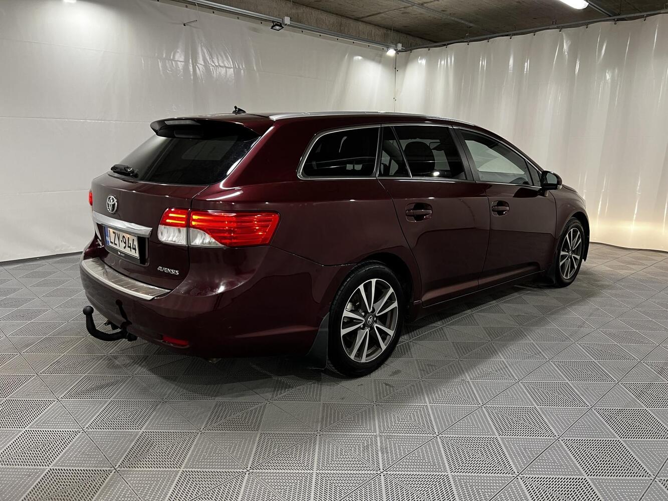 Toyota Avensis vaihtoauto