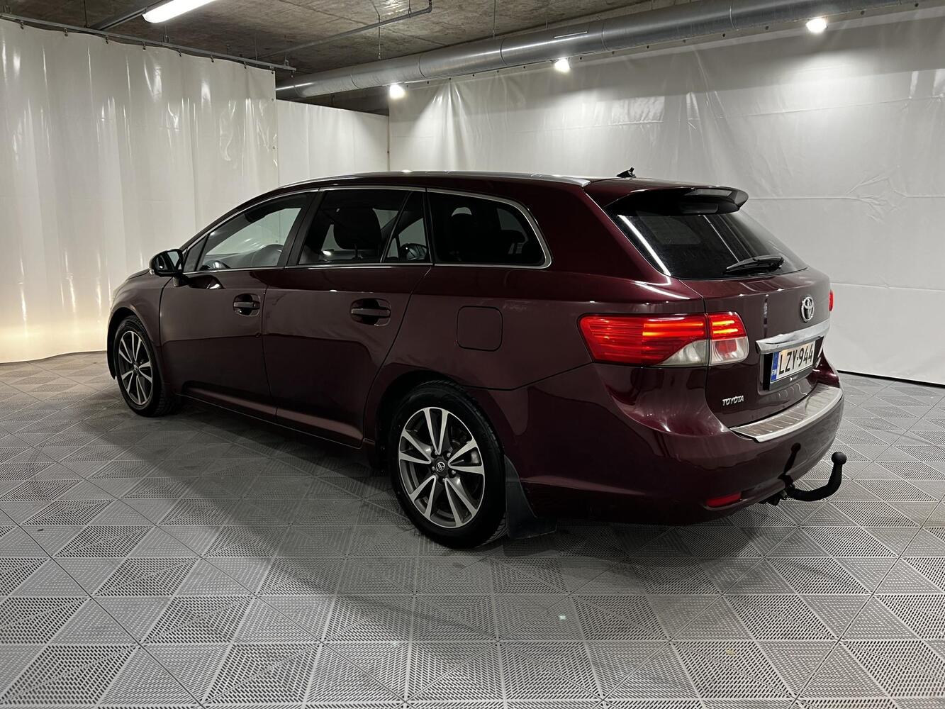 Toyota Avensis vaihtoauto