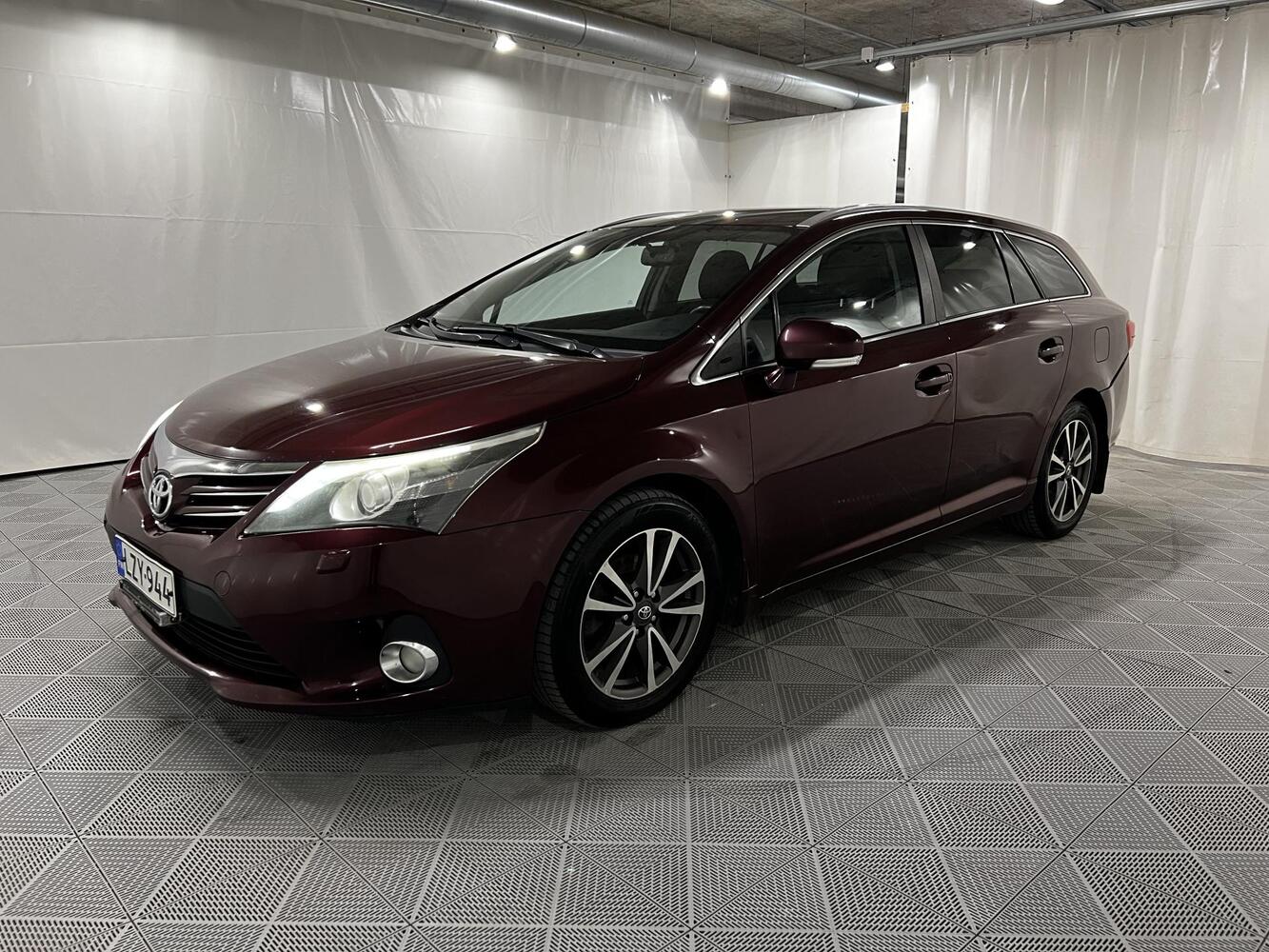 Toyota Avensis vaihtoauto