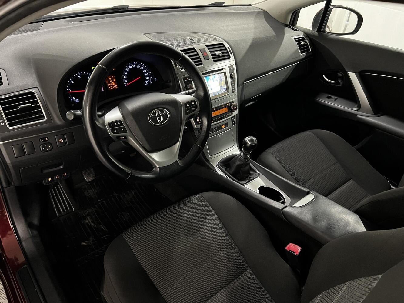 Toyota Avensis vaihtoauto