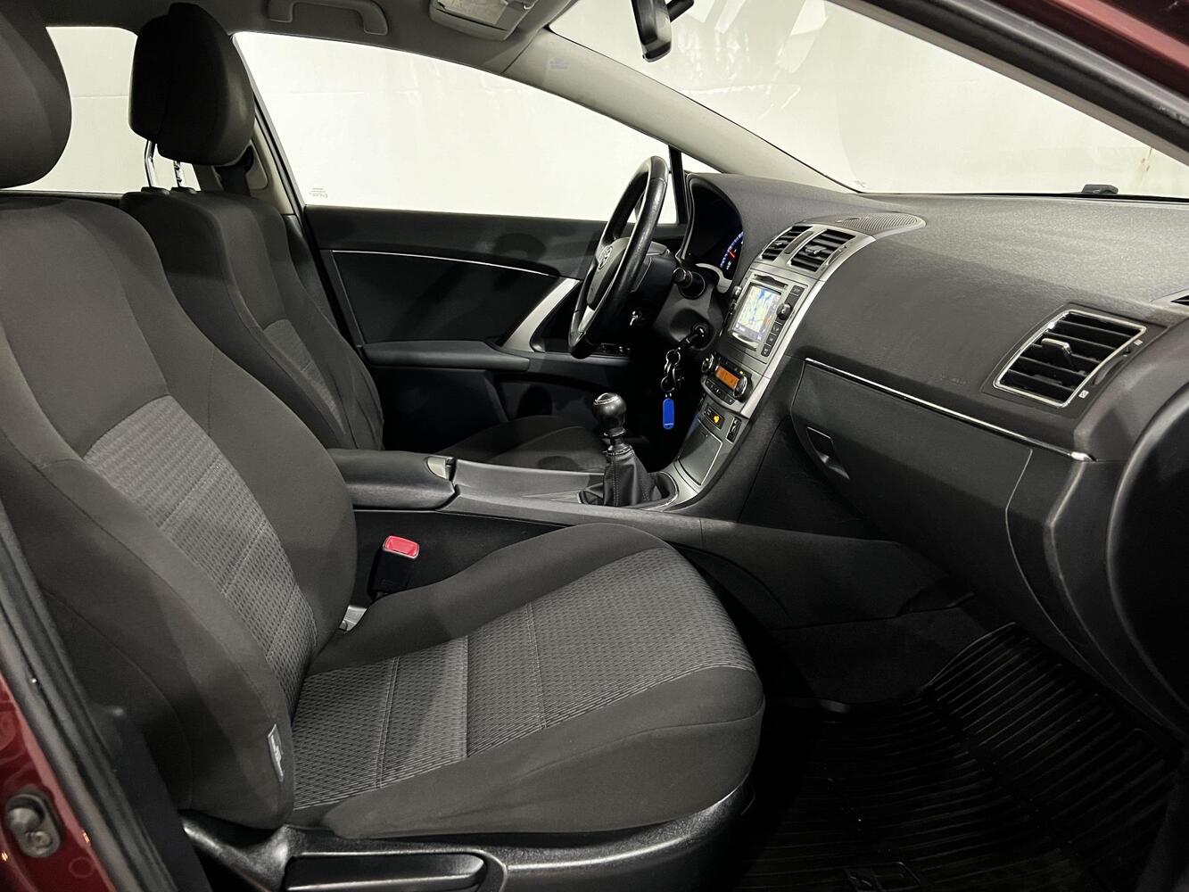 Toyota Avensis vaihtoauto