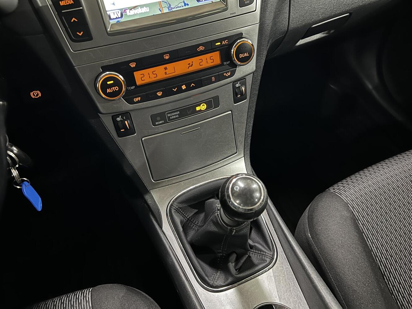 Toyota Avensis vaihtoauto