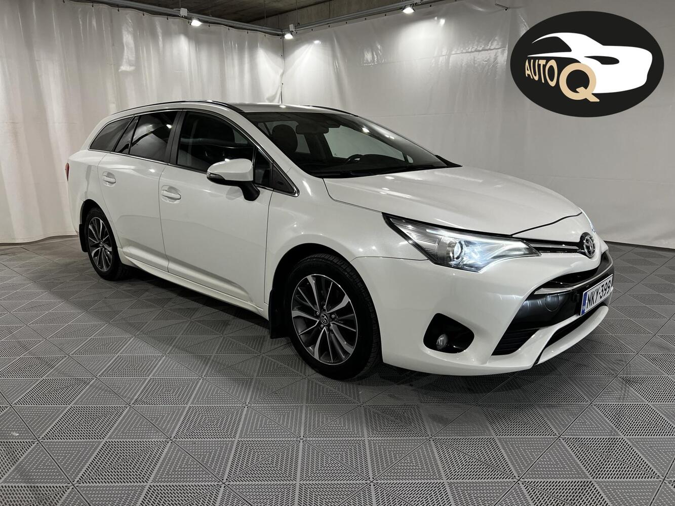 Toyota Avensis vaihtoauto