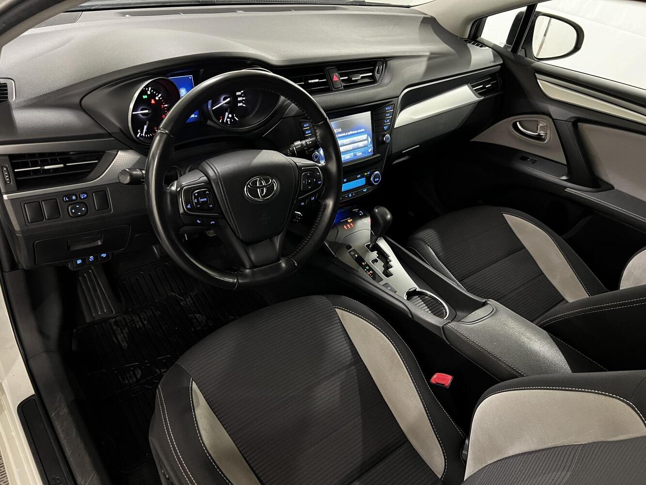 Toyota Avensis vaihtoauto