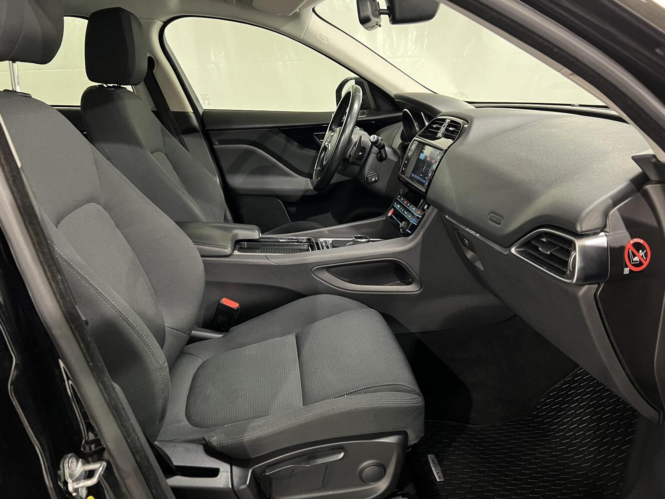 Jaguar F-PACE vaihtoauto