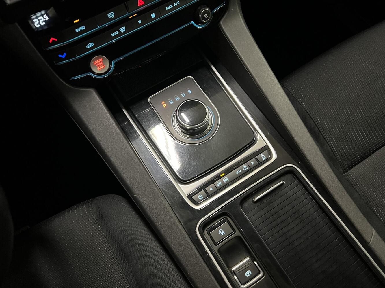 Jaguar F-PACE vaihtoauto