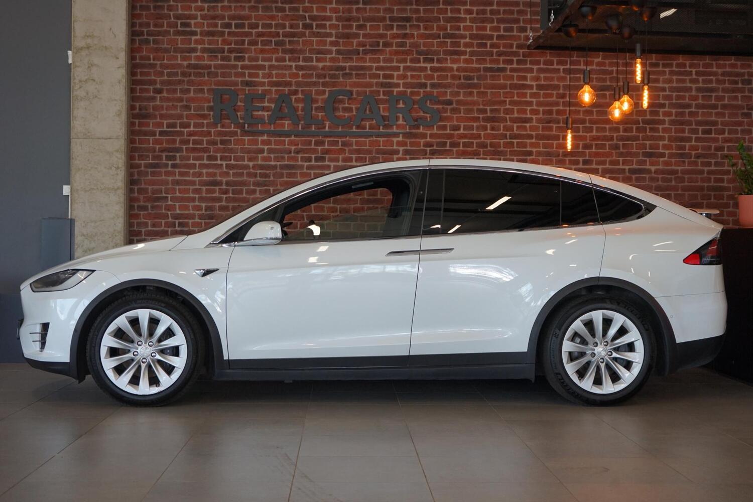 Tesla Model X vaihtoauto