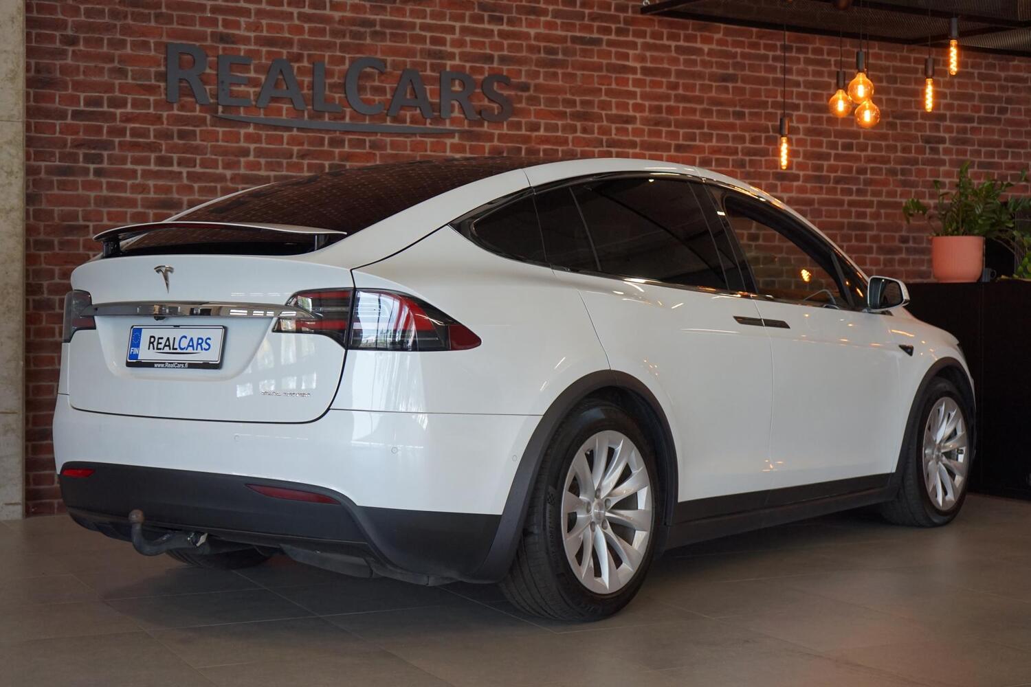 Tesla Model X vaihtoauto