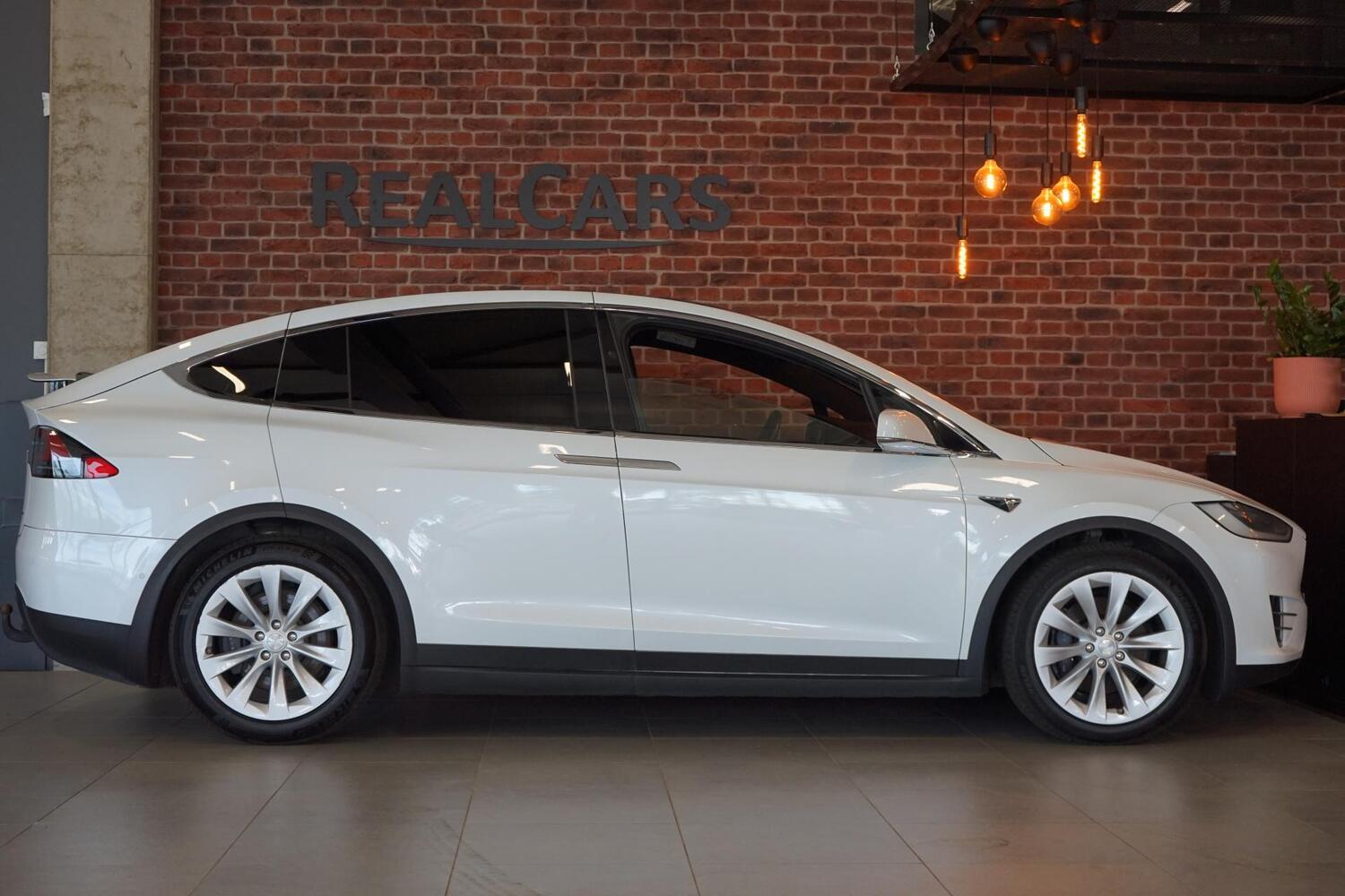 Tesla Model X vaihtoauto