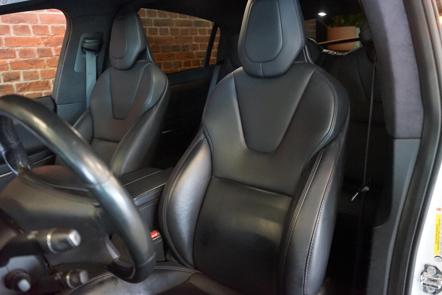 Tesla Model X vaihtoauto