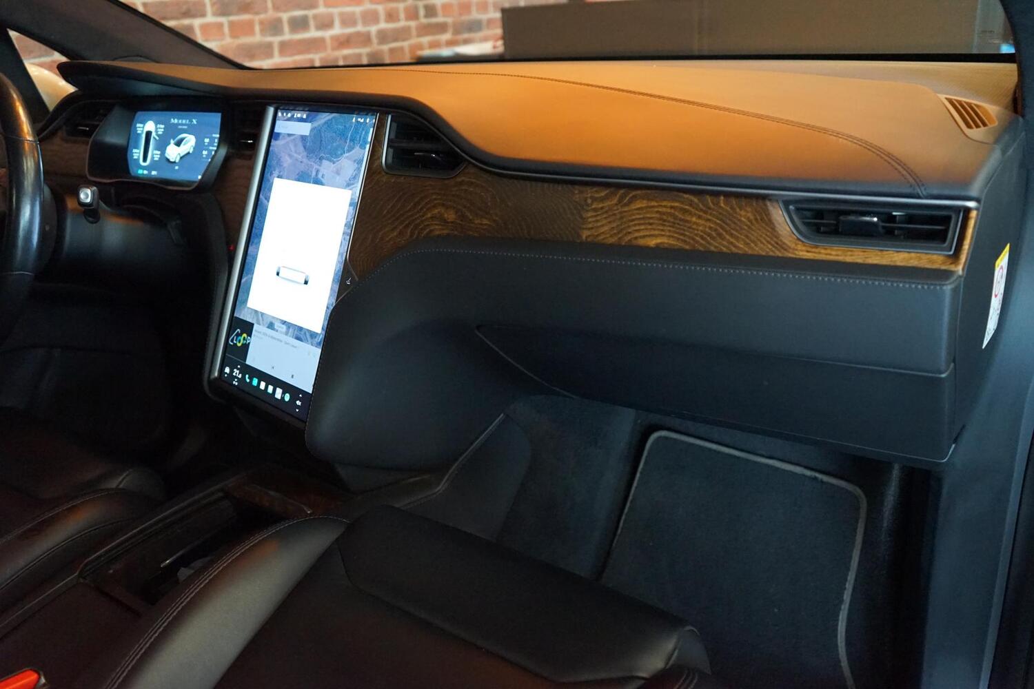 Tesla Model X vaihtoauto