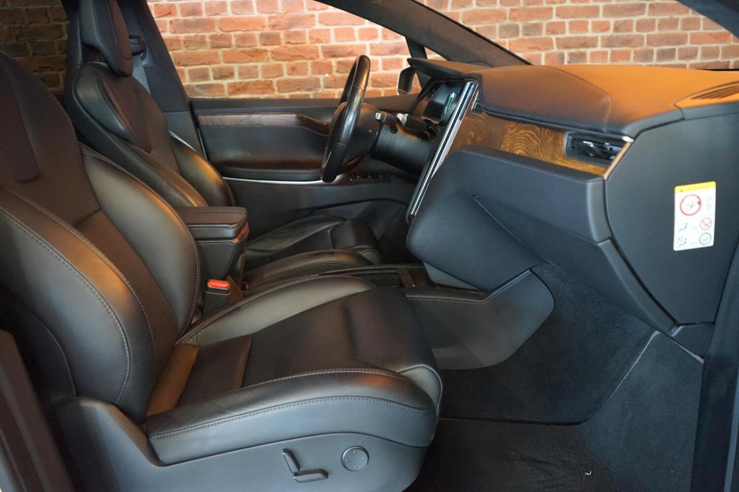 Tesla Model X vaihtoauto