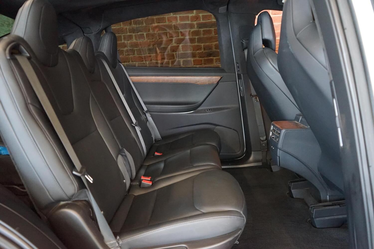 Tesla Model X vaihtoauto