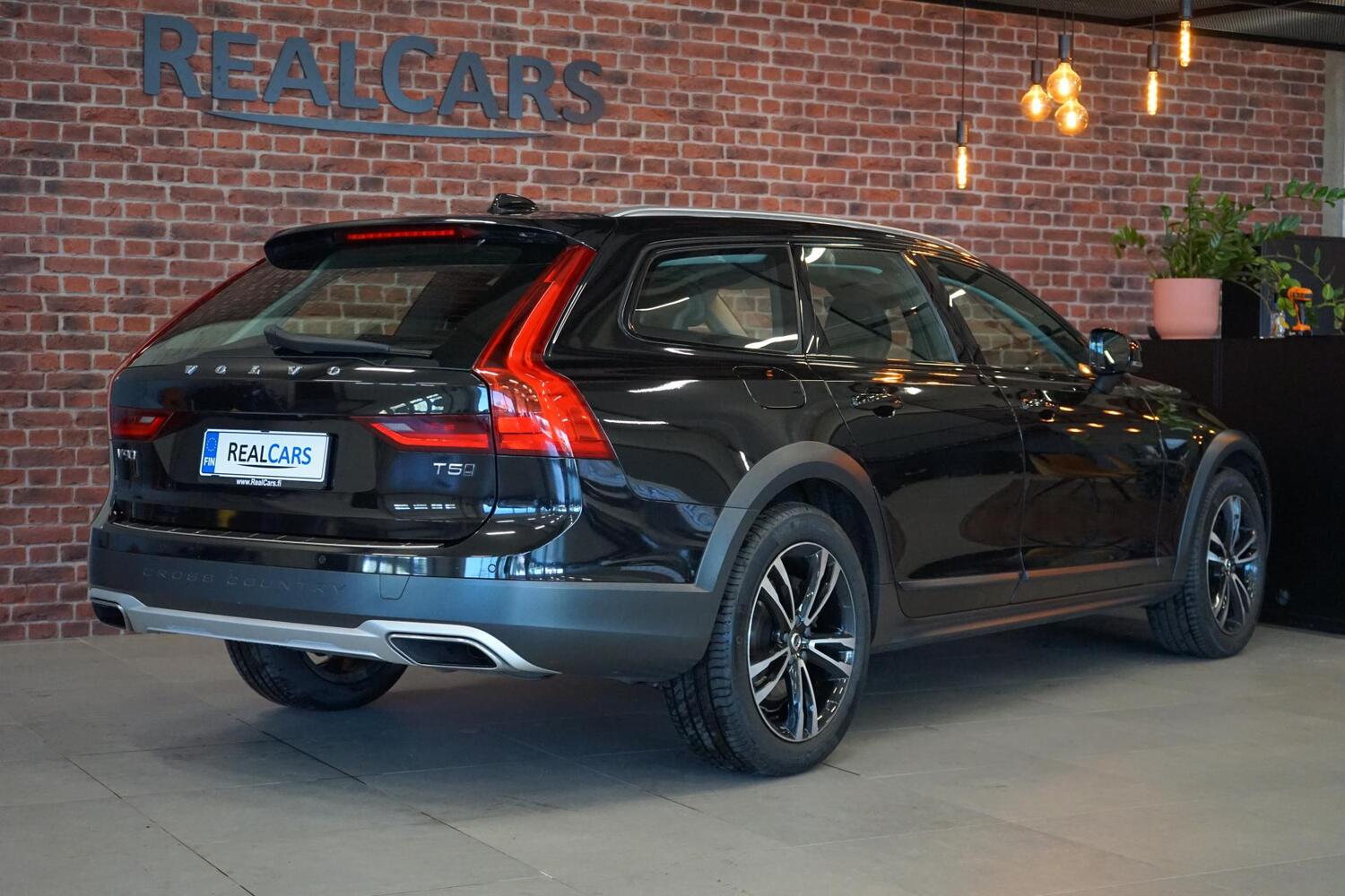 Volvo V90 Cross Country vaihtoauto