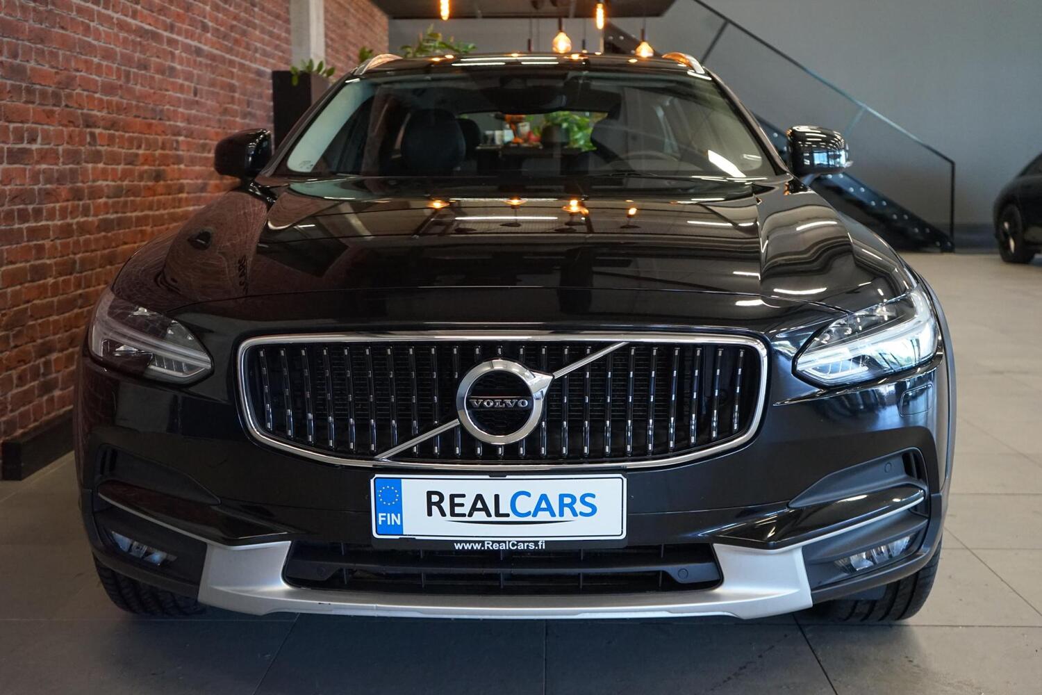 Volvo V90 Cross Country vaihtoauto