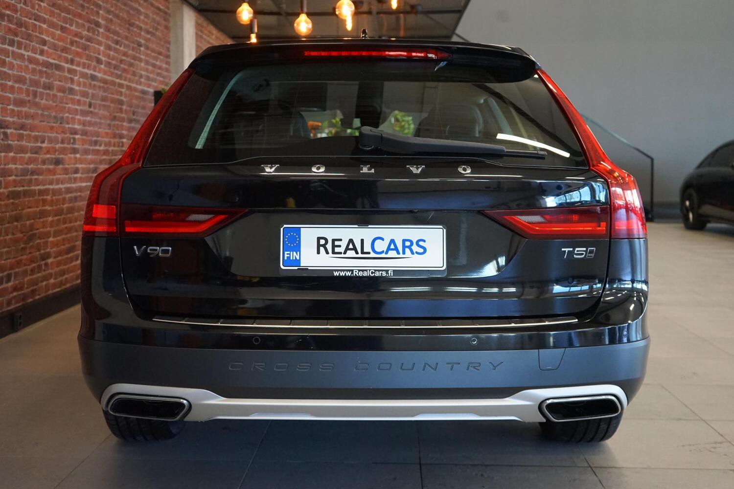 Volvo V90 Cross Country vaihtoauto