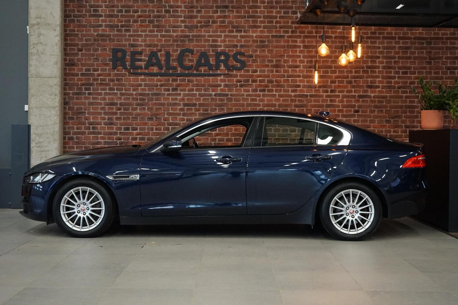 Jaguar XE vaihtoauto