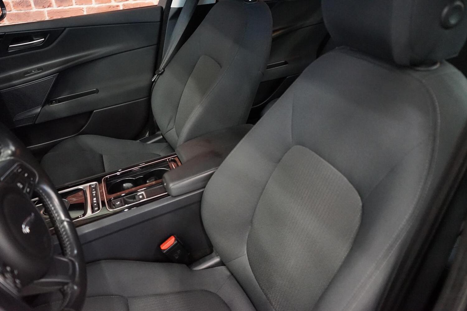 Jaguar XE vaihtoauto