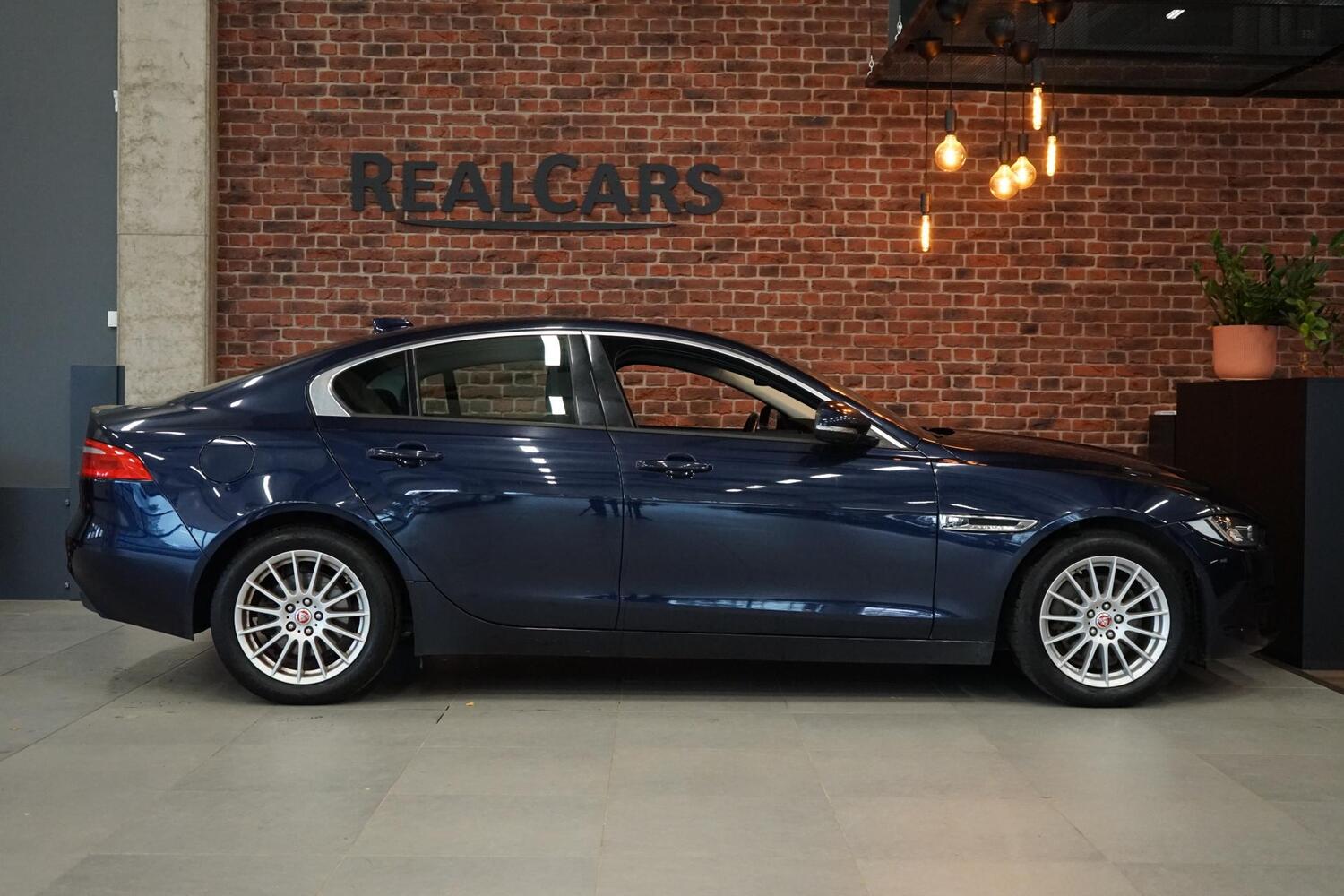 Jaguar XE vaihtoauto