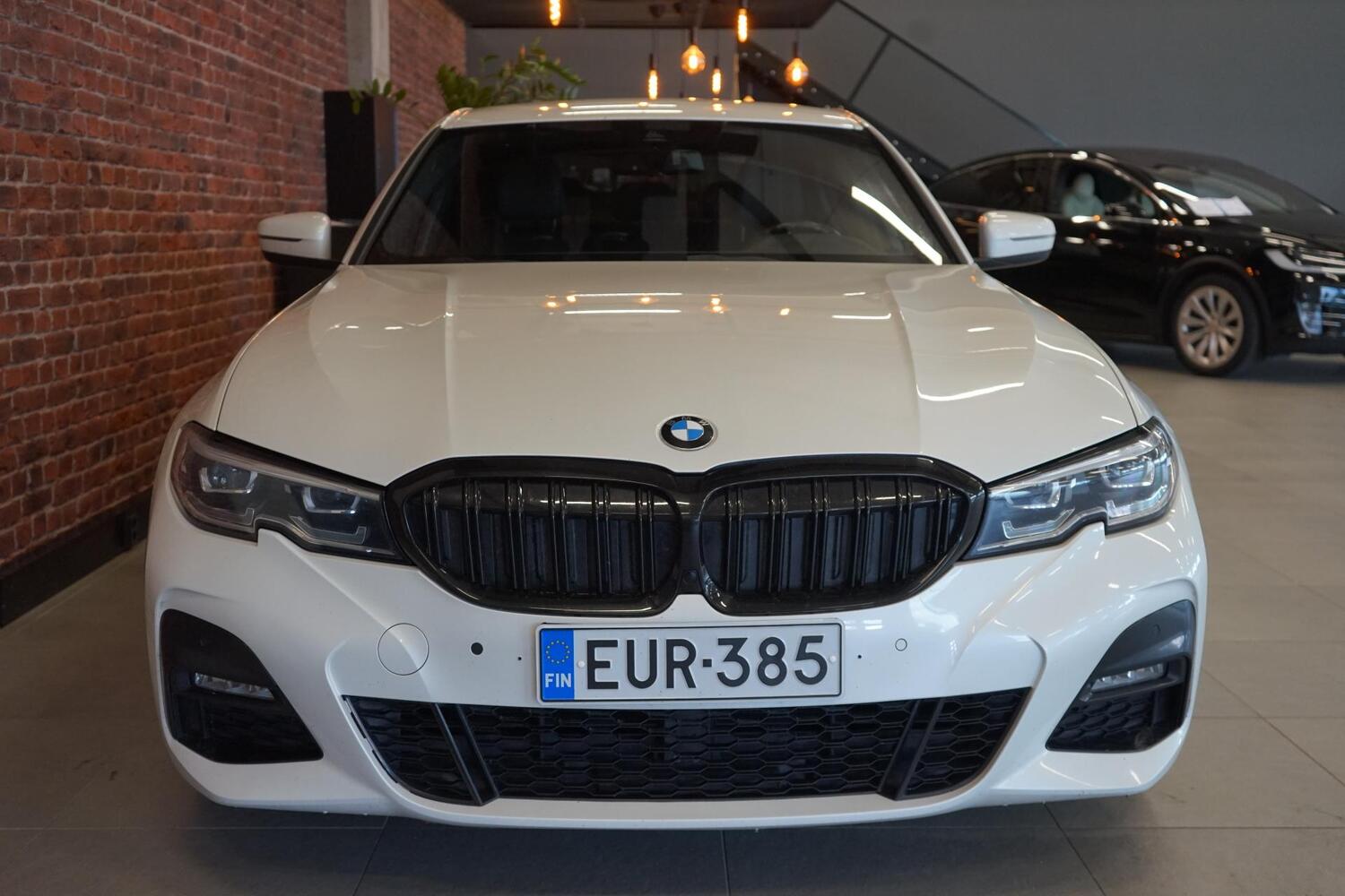 BMW 330 vaihtoauto