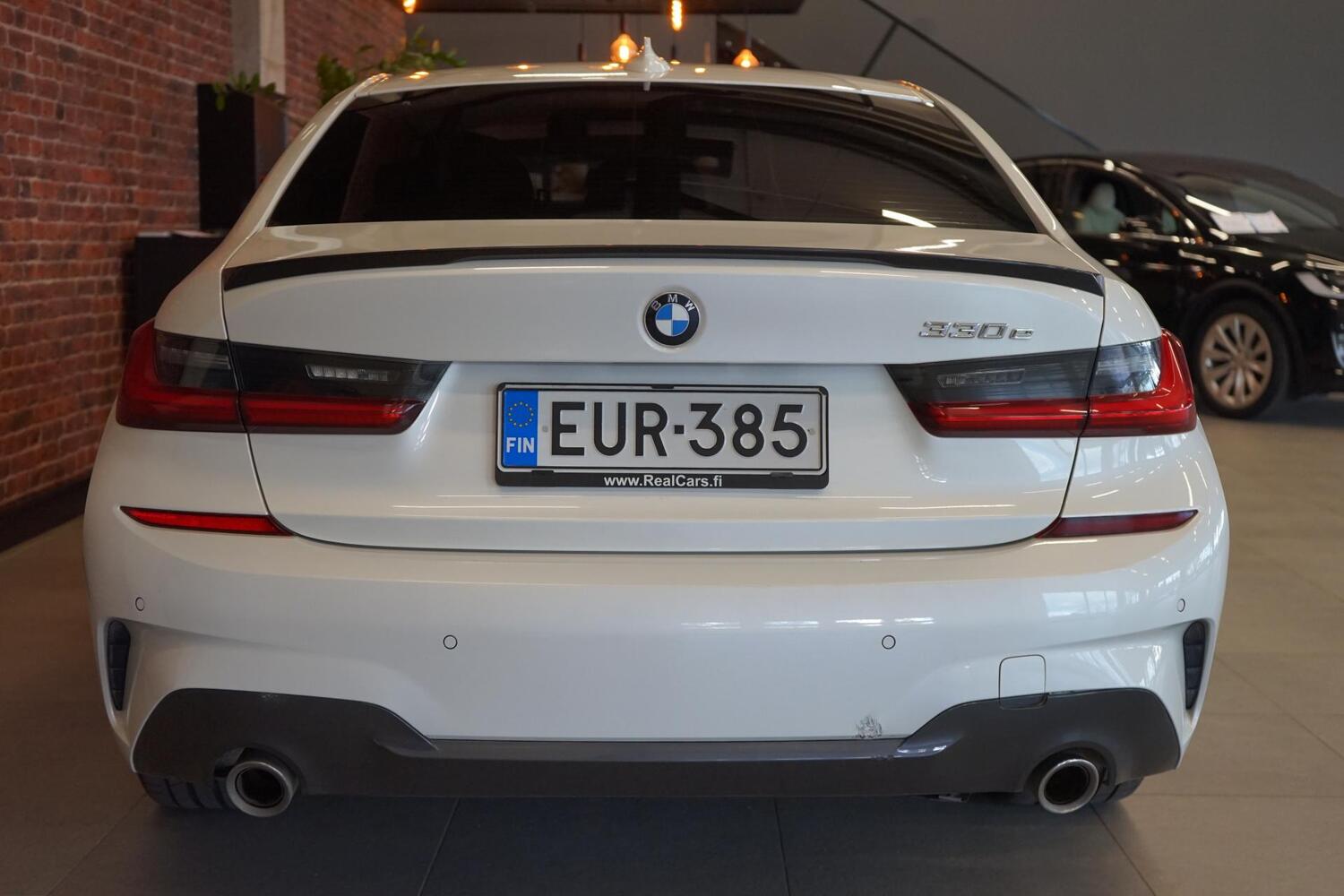 BMW 330 vaihtoauto