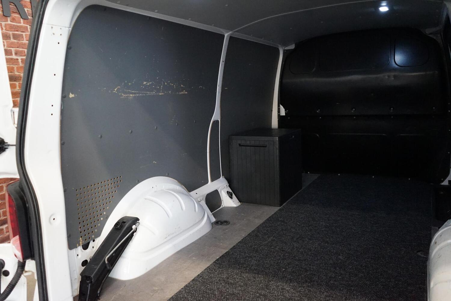 Volkswagen Transporter vaihtoauto