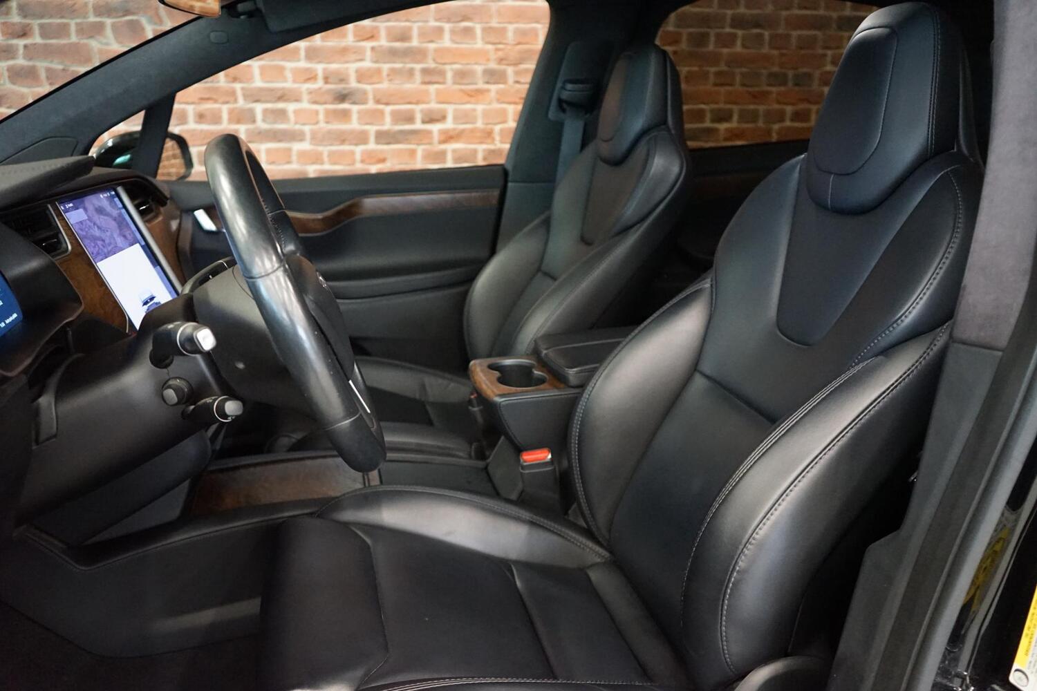 Tesla Model X vaihtoauto