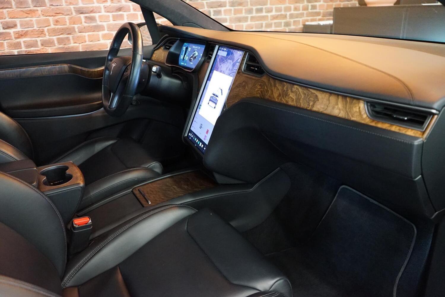 Tesla Model X vaihtoauto