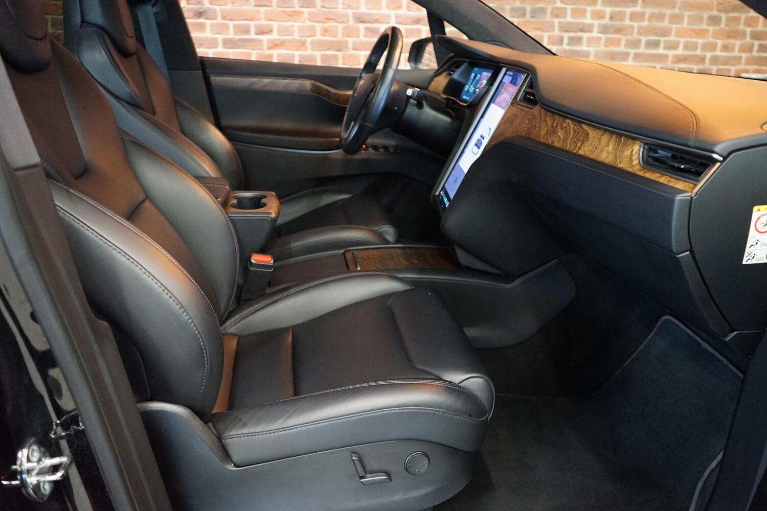Tesla Model X vaihtoauto