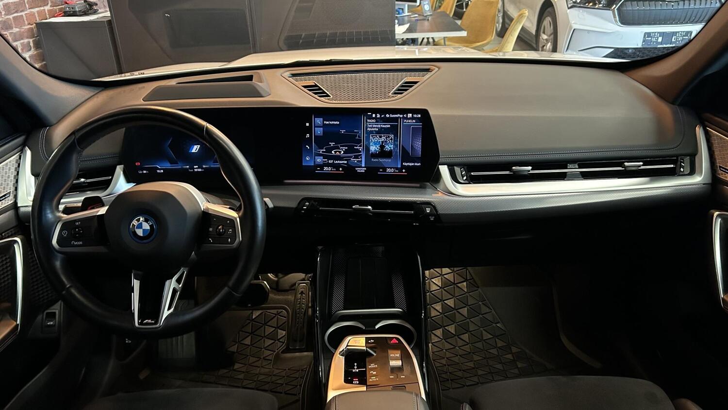 BMW iX1 vaihtoauto