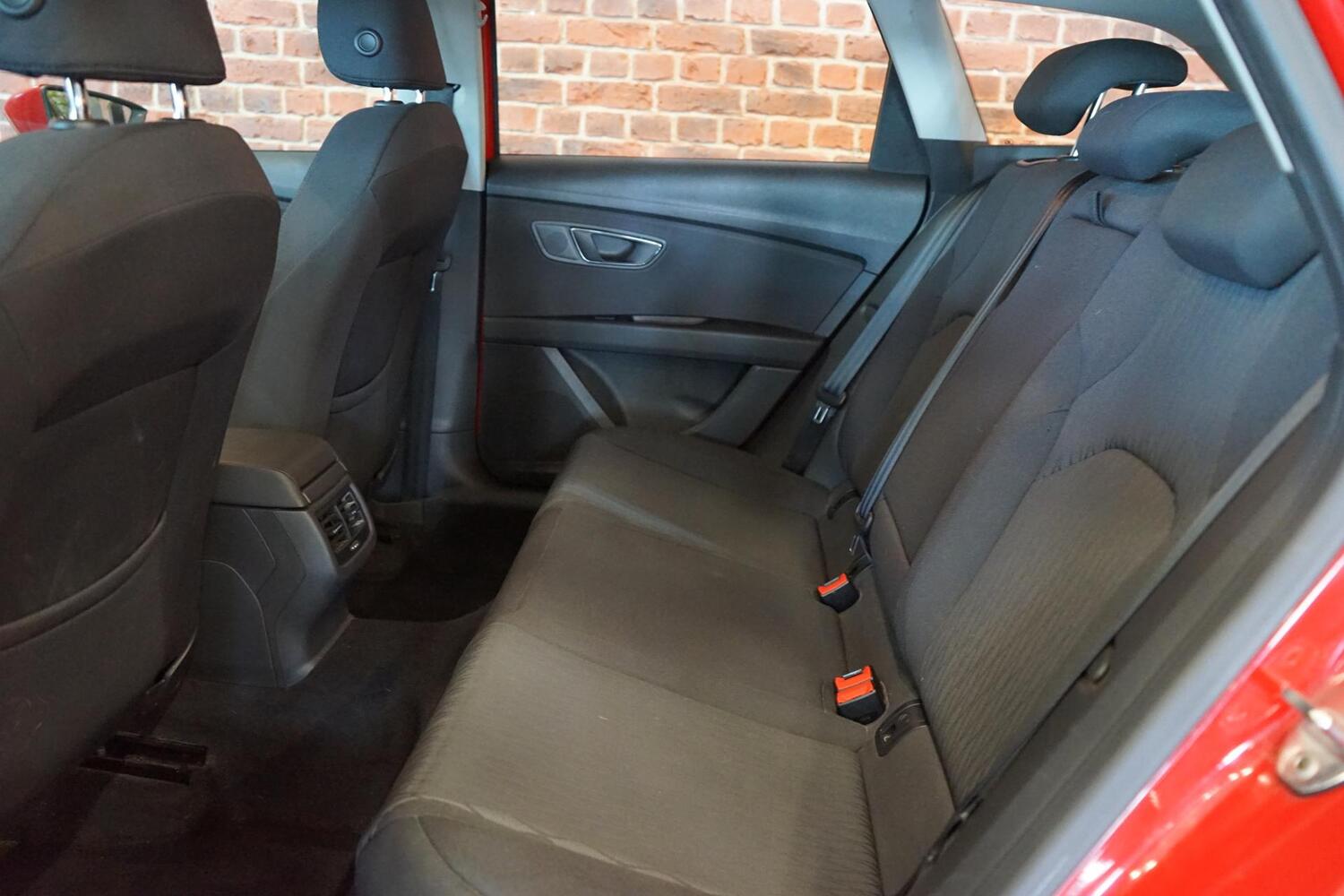 SEAT Leon ST vaihtoauto