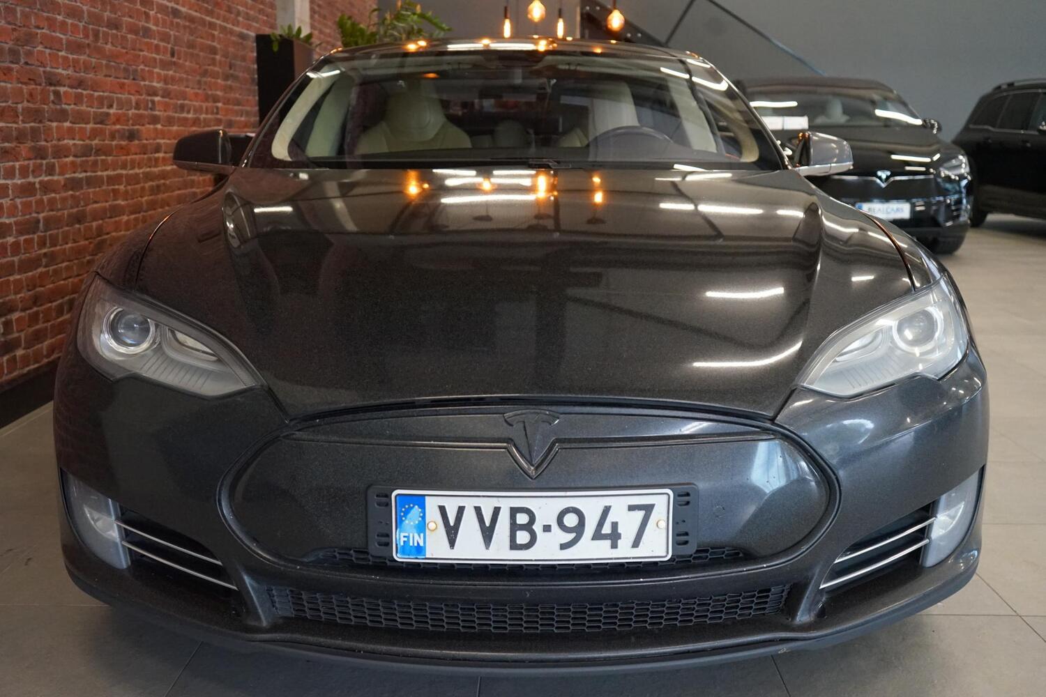 Tesla Model S vaihtoauto