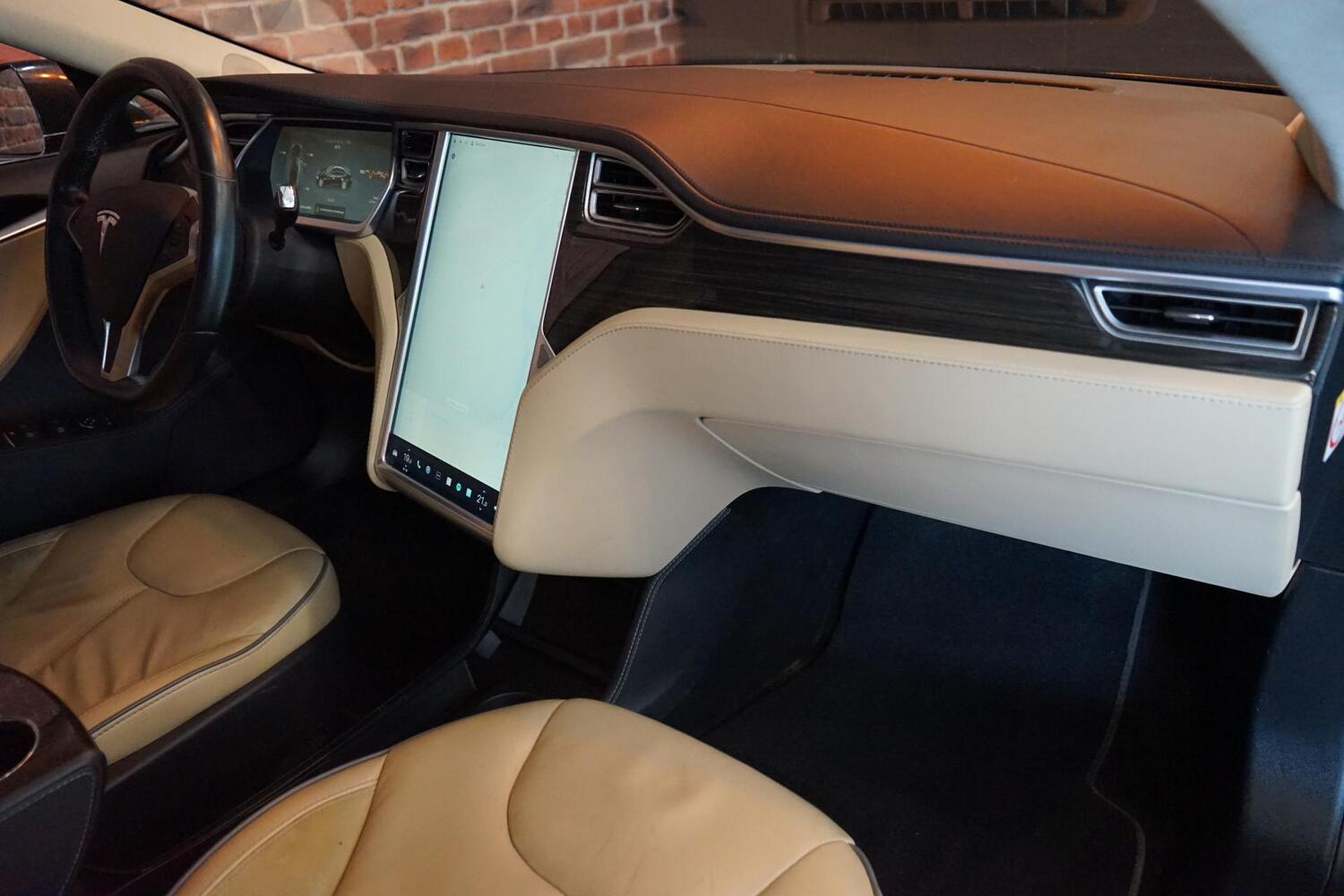 Tesla Model S vaihtoauto