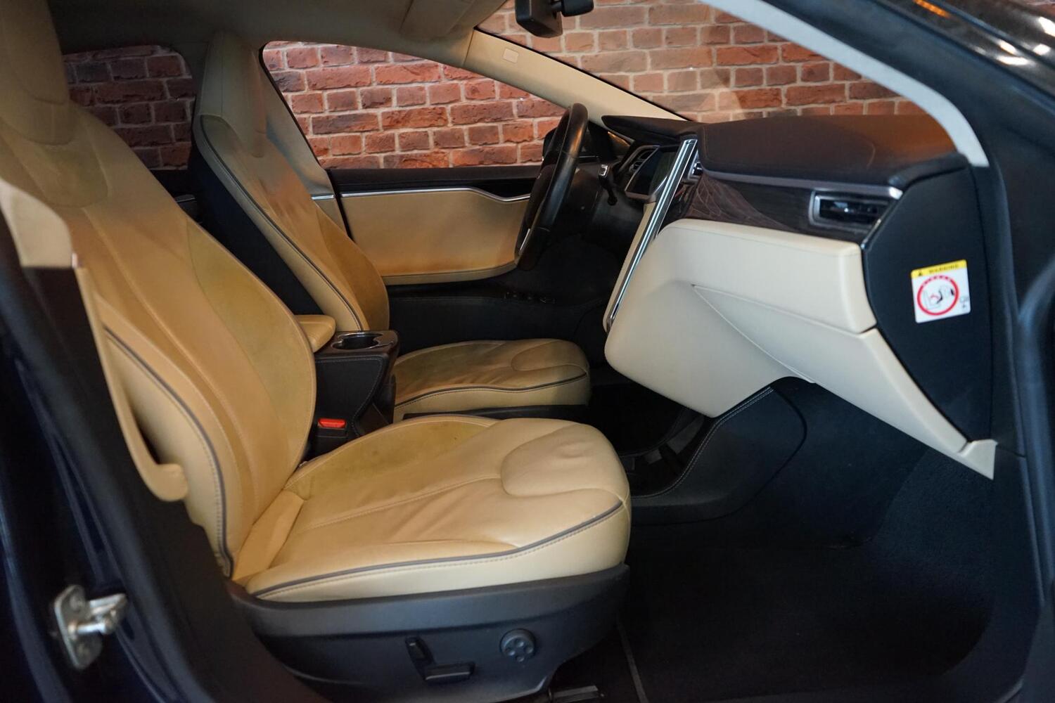 Tesla Model S vaihtoauto