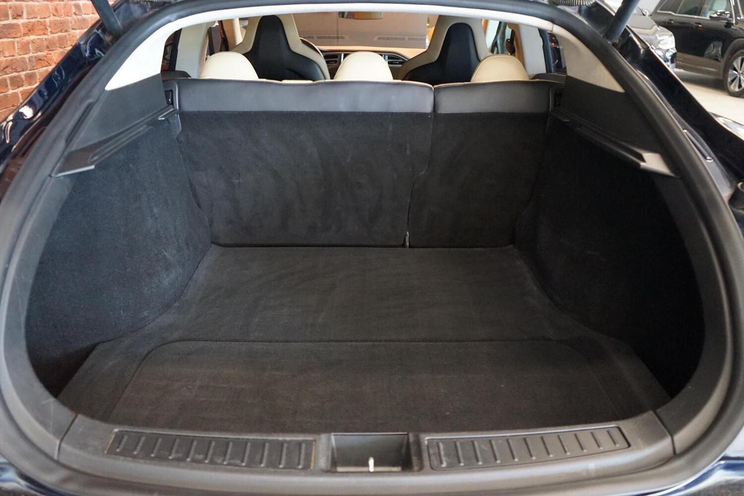 Tesla Model S vaihtoauto