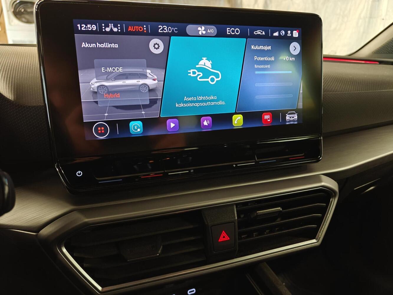 SEAT Leon Sportstourer vaihtoauto