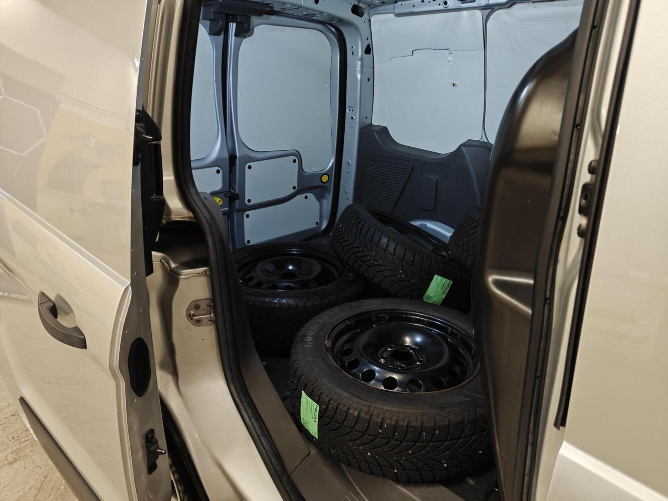 Ford Transit Connect vaihtoauto