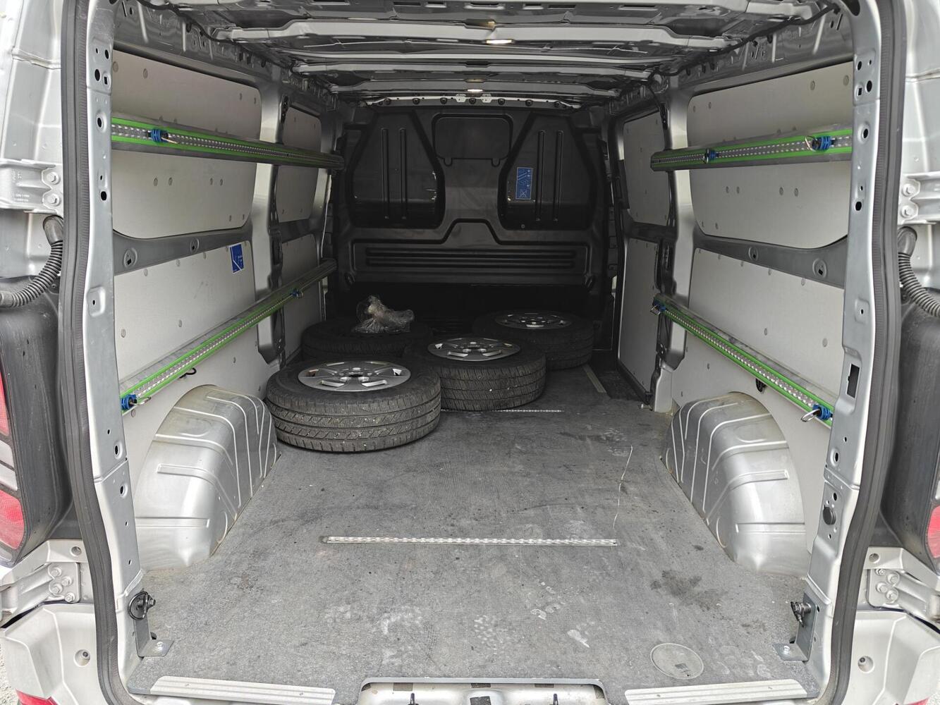 Ford Transit Custom vaihtoauto